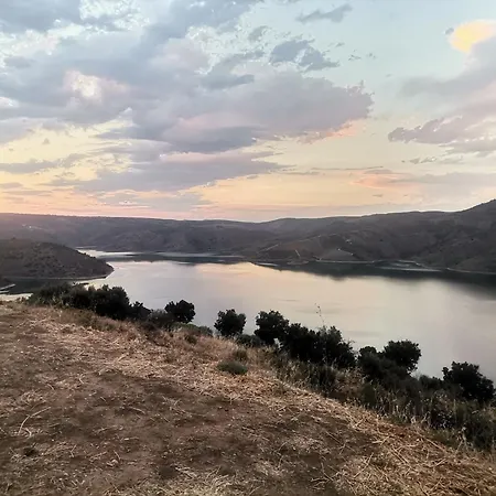 Quinta Do Retiro Kır Evi *